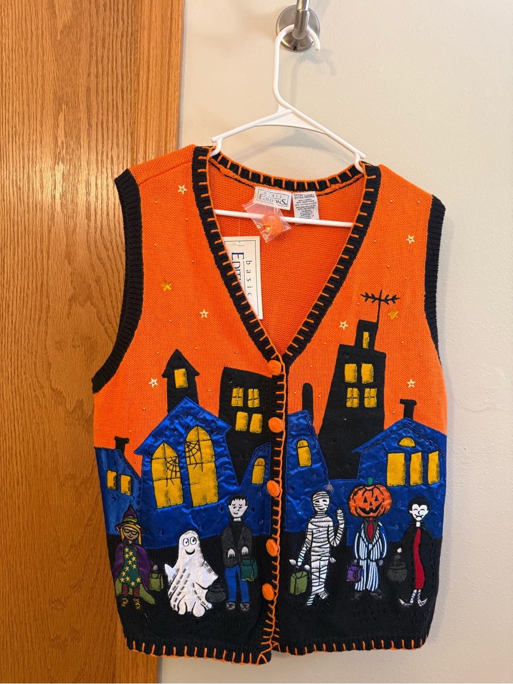 VTG NWT Halloween sweater vest with spooky appliqué, embroidery & beaded details